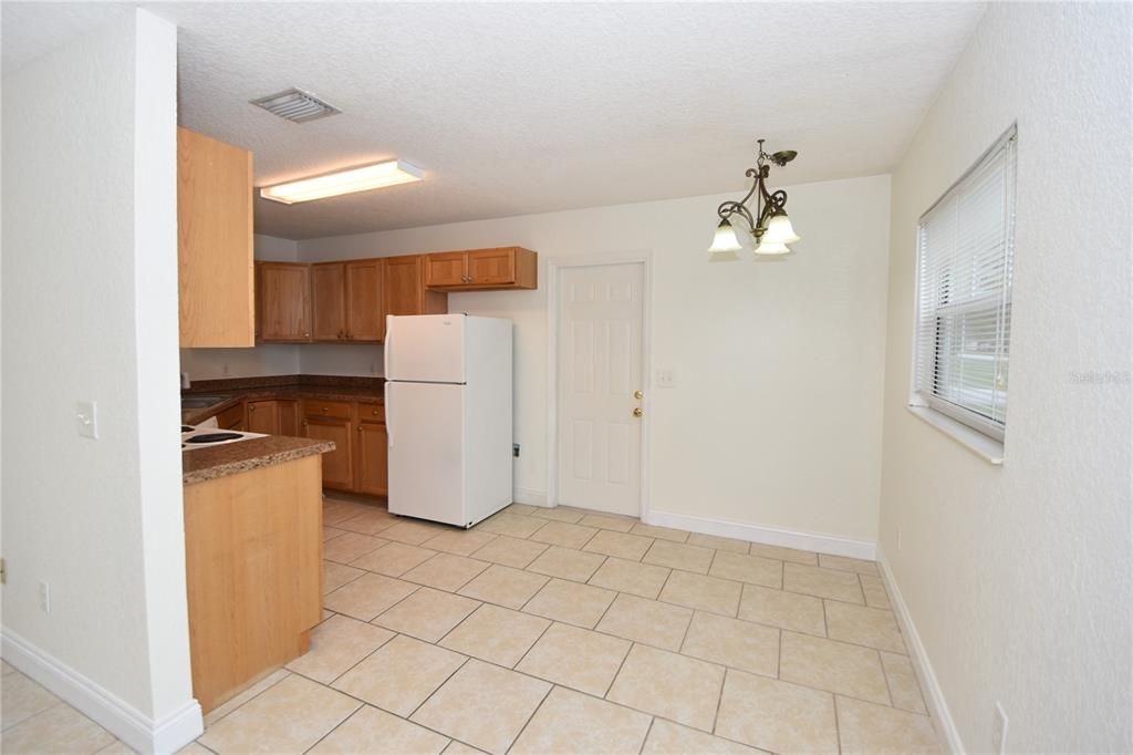 For Rent: $1,650 (3 beds, 2 baths, 1080 Square Feet)