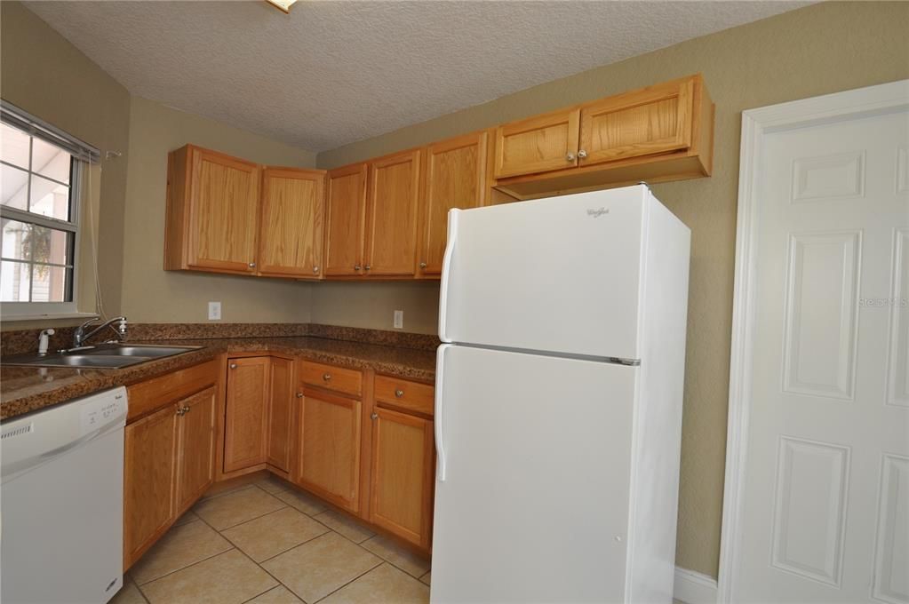 For Rent: $1,650 (3 beds, 2 baths, 1080 Square Feet)