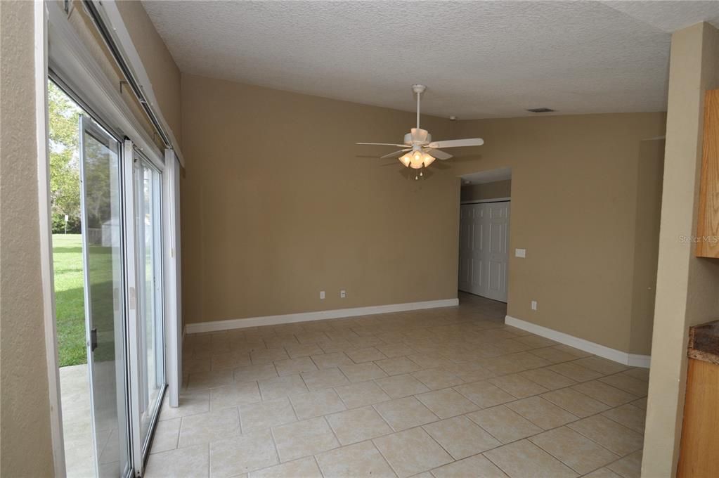 For Rent: $1,650 (3 beds, 2 baths, 1080 Square Feet)