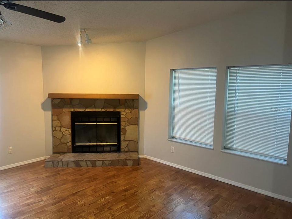 For Rent: $1,850 (3 beds, 2 baths, 2108 Square Feet)