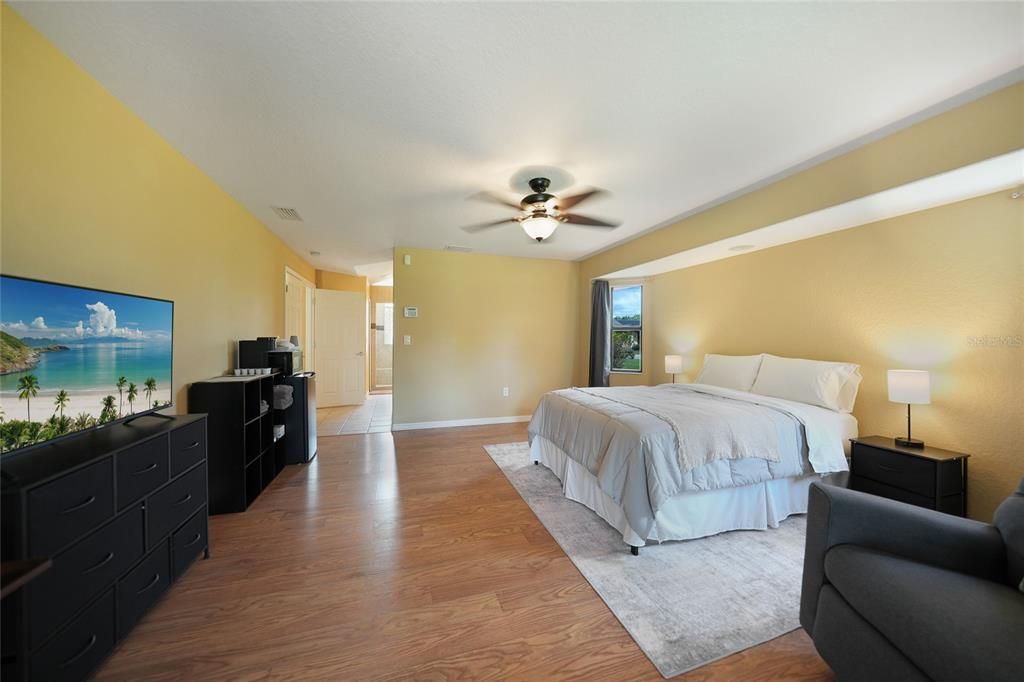 For Sale: $414,900 (3 beds, 2 baths, 2264 Square Feet)