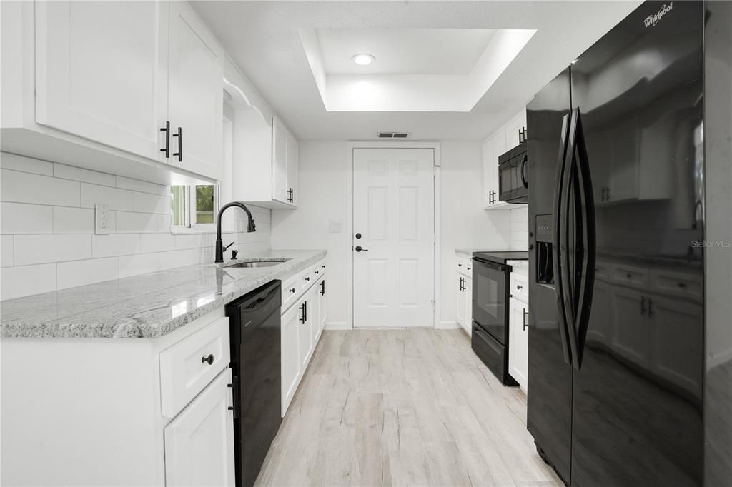 For Sale: $239,900 (2 beds, 2 baths, 1056 Square Feet)