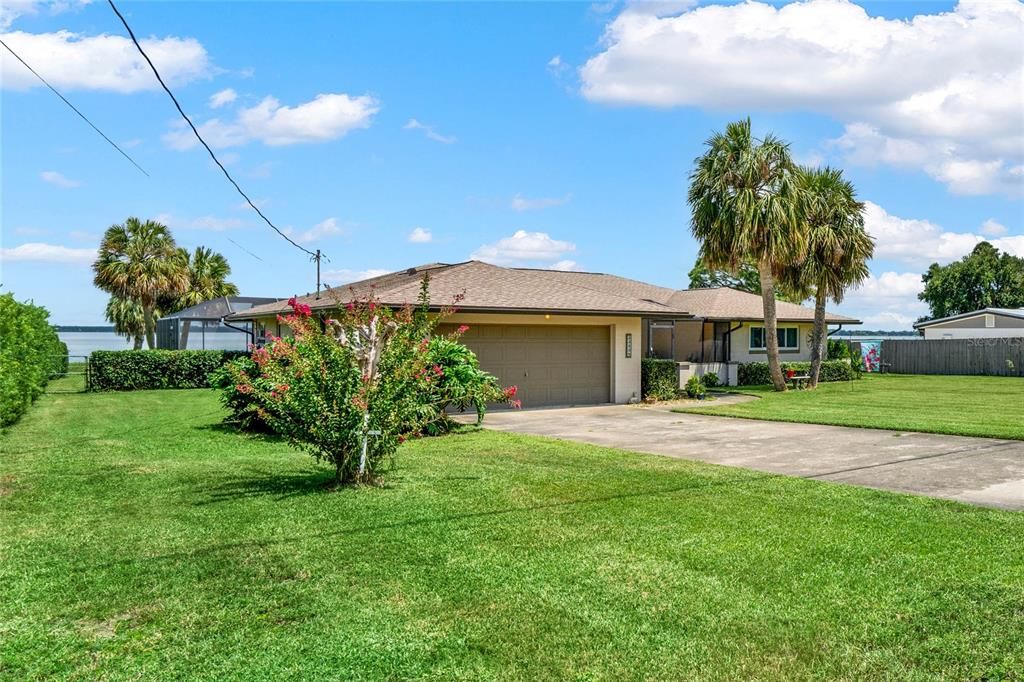 For Sale: $720,000 (3 beds, 2 baths, 1926 Square Feet)