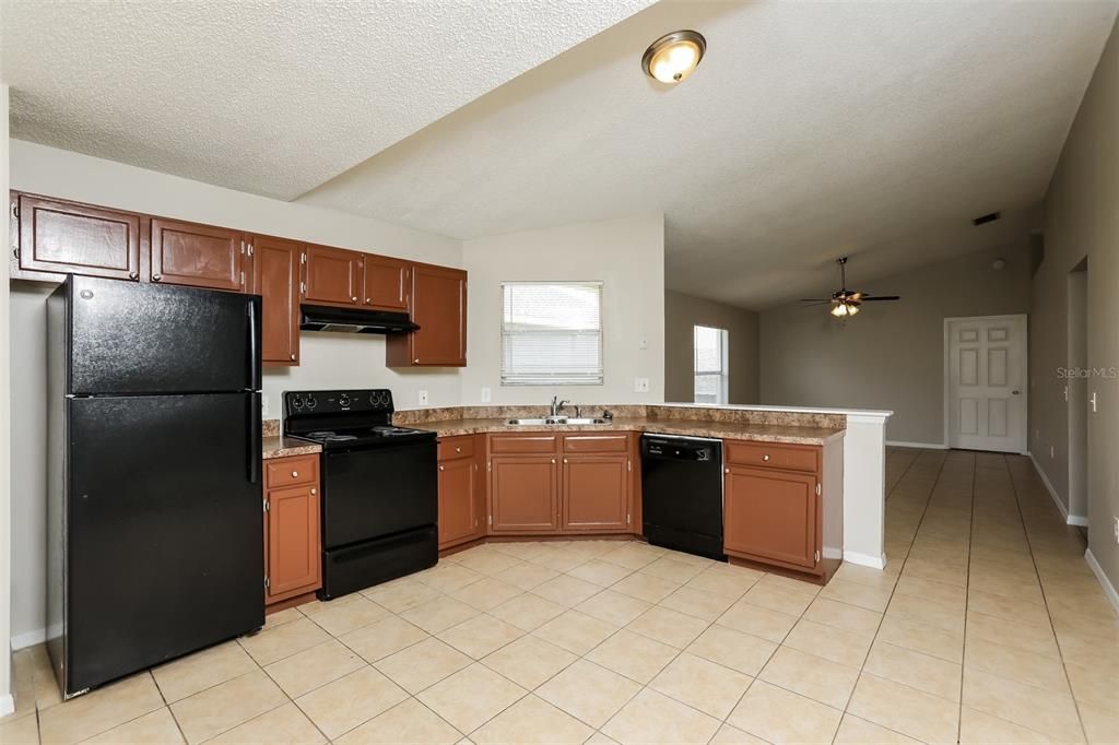 Active With Contract: $1,710 (3 beds, 2 baths, 1300 Square Feet)