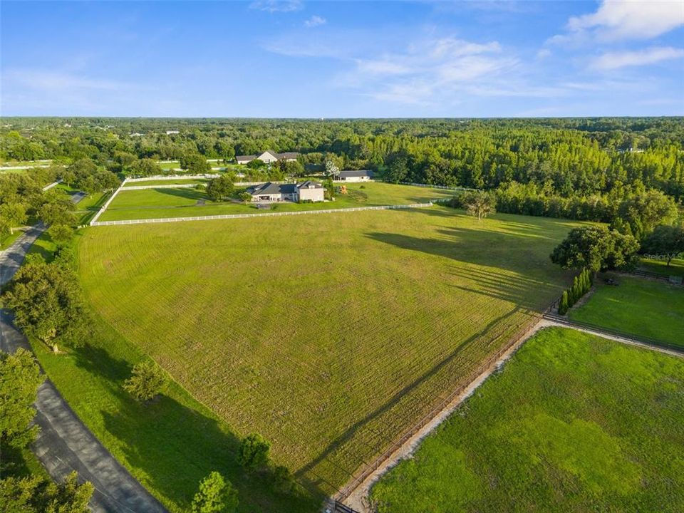 На продажу: $1,200,000 (5.00 acres)