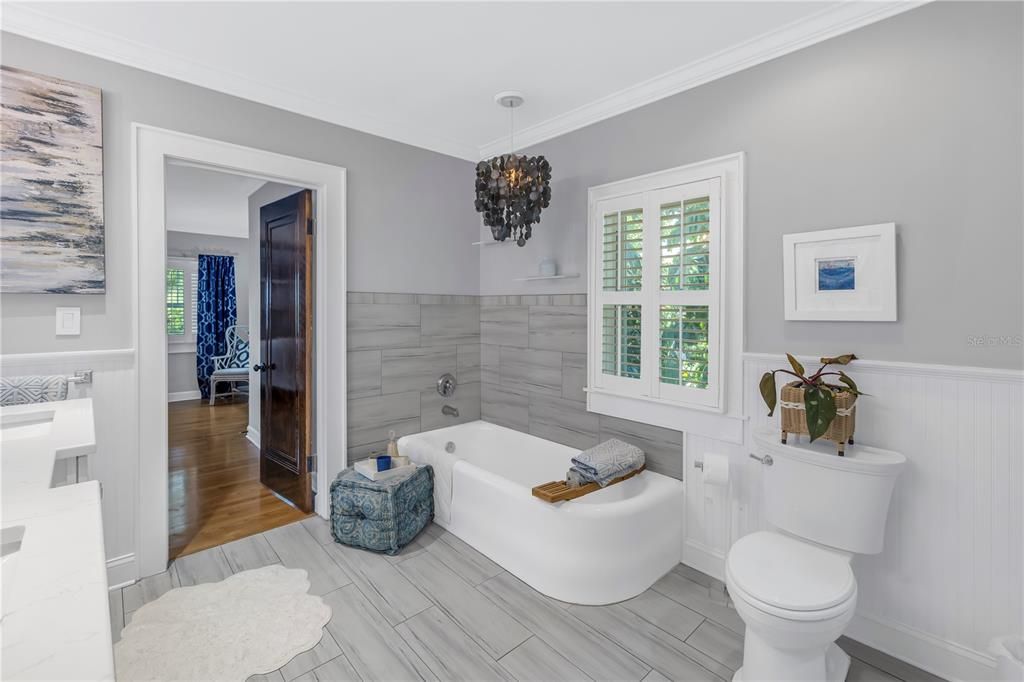 Active With Contract: $1,395,000 (3 beds, 3 baths, 2236 Square Feet)