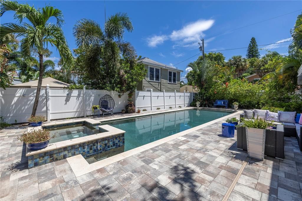 Active With Contract: $1,395,000 (3 beds, 3 baths, 2236 Square Feet)