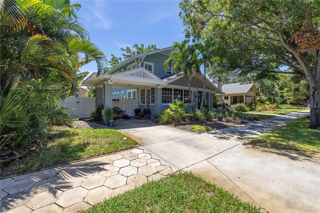 For Sale: $1,395,000 (3 beds, 3 baths, 2236 Square Feet)