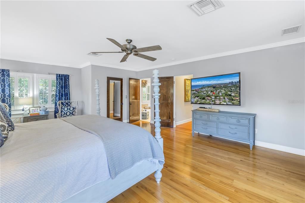 Active With Contract: $1,395,000 (3 beds, 3 baths, 2236 Square Feet)