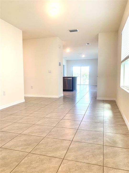 For Rent: $2,300 (3 beds, 2 baths, 1516 Square Feet)