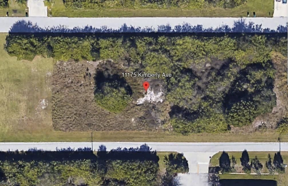 На продажу: $51,900 (0.23 acres)