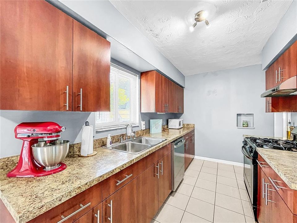 For Sale: $315,000 (3 beds, 1 baths, 1236 Square Feet)