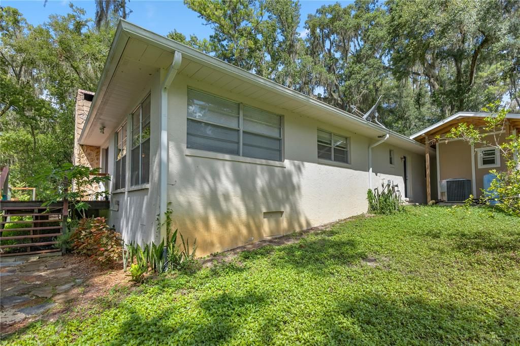 For Sale: $949,000 (3 beds, 2 baths, 1824 Square Feet)