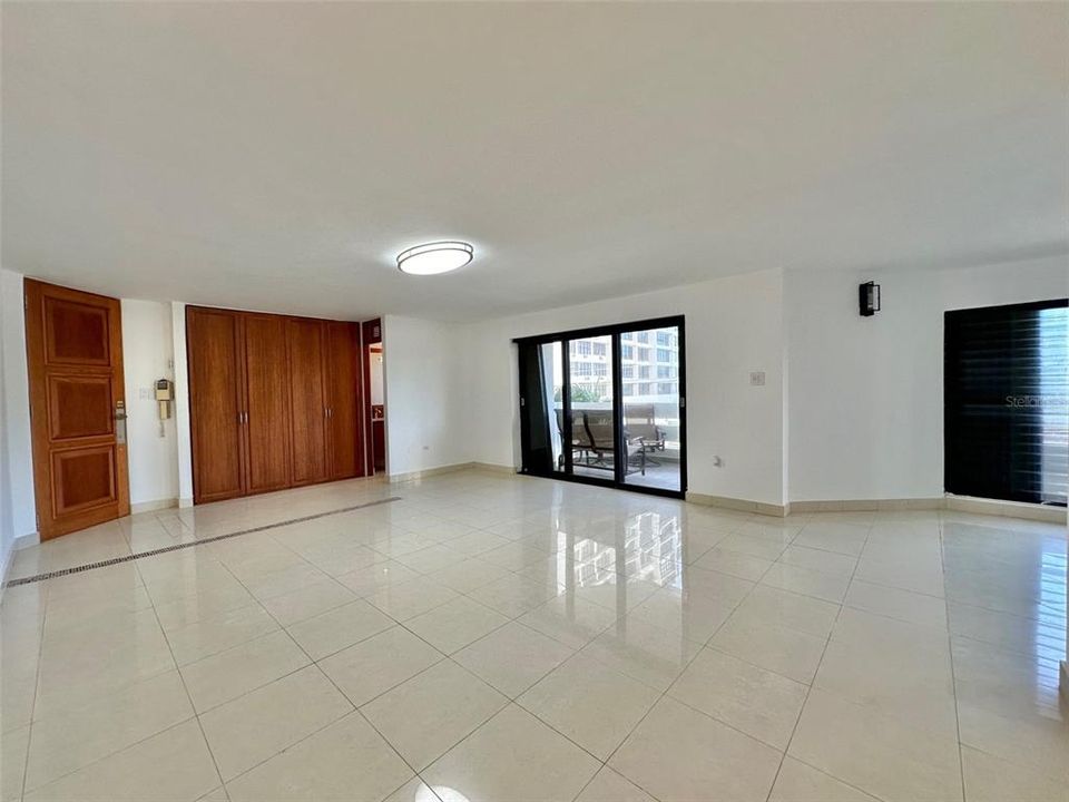 En Venta: $1,250,000 (3 camas, 2 baños, 1914 Pies cuadrados)