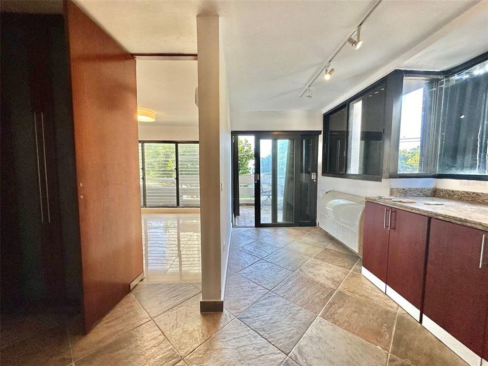 En Venta: $1,250,000 (3 camas, 2 baños, 1914 Pies cuadrados)