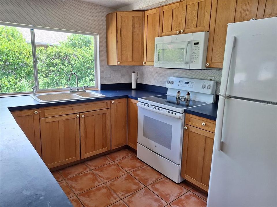 Lovely real Wood Kitchen Cabinets