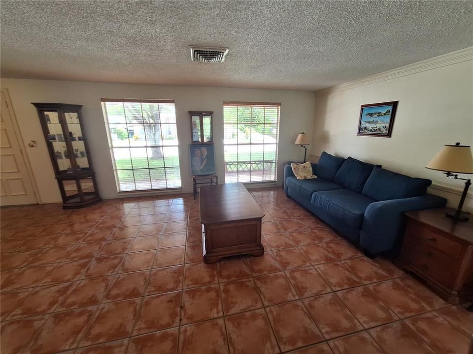 For Sale: $264,900 (2 beds, 2 baths, 1519 Square Feet)