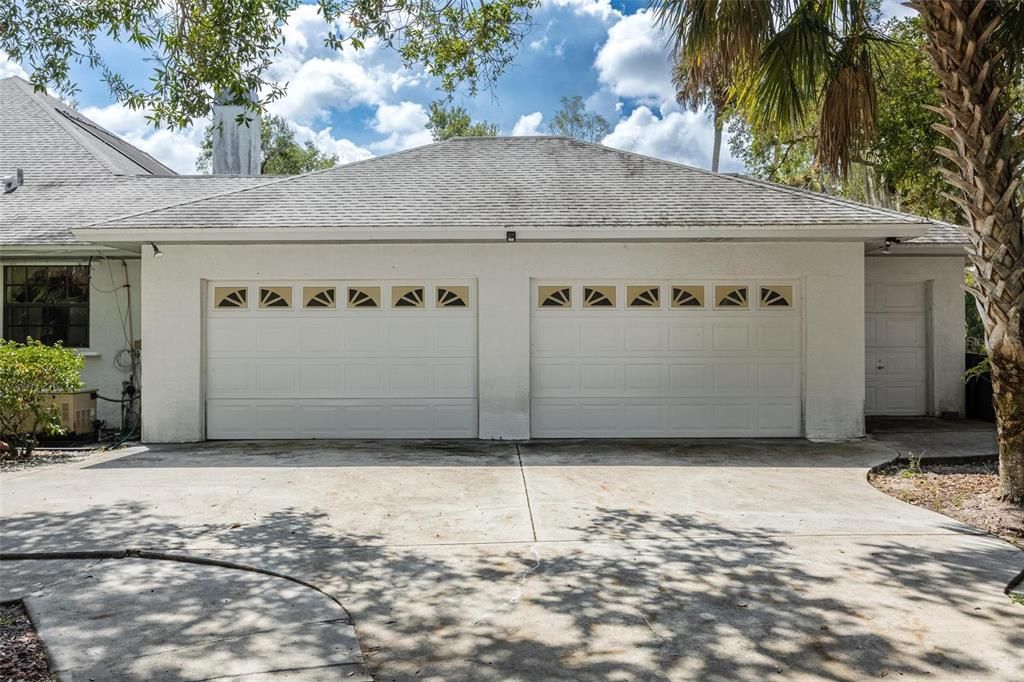 865 E Fort Thompson Avenue, LaBelle, FL 33935 - 4BR/4BA Family Home with Pool + 1 Acre