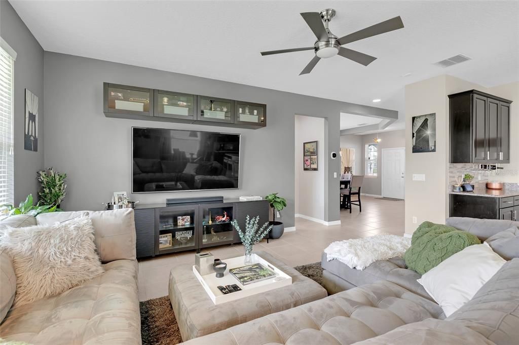 Active With Contract: $650,000 (5 beds, 3 baths, 2888 Square Feet)