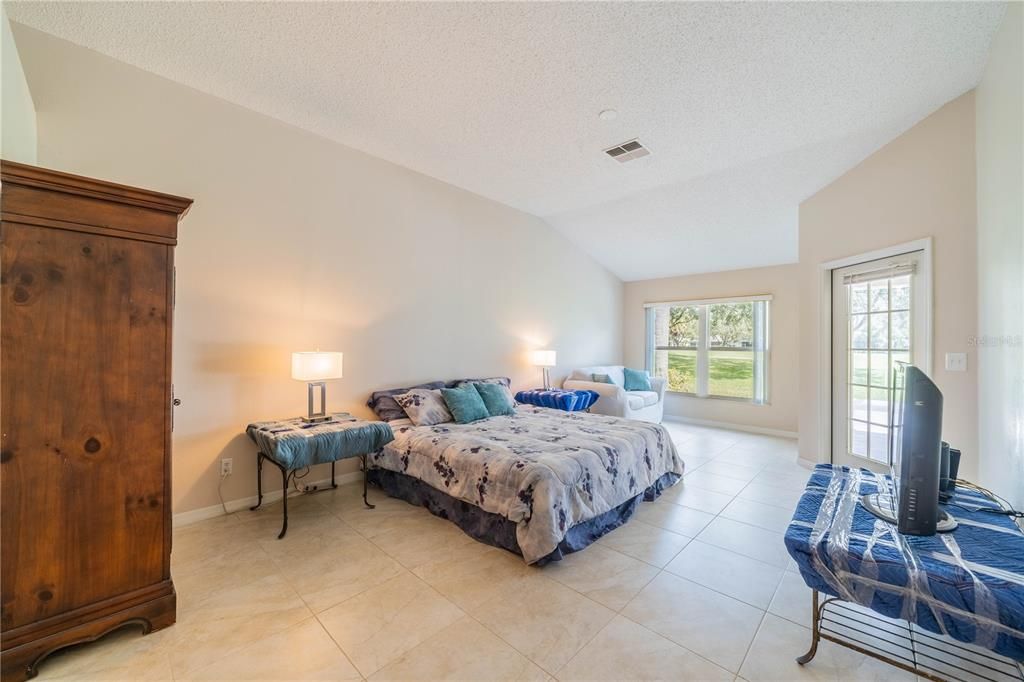 Active With Contract: $299,900 (2 beds, 2 baths, 1701 Square Feet)