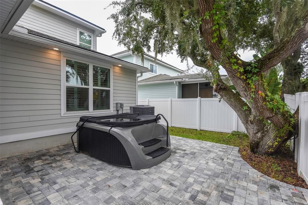 Covered Hot Tub - Jacuzzi