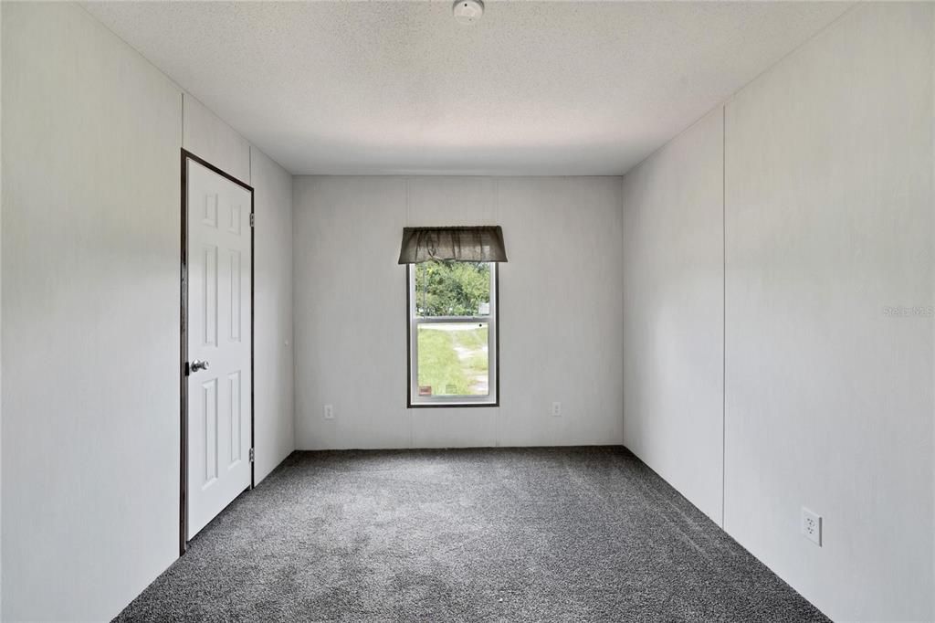 Active With Contract: $289,900 (3 beds, 2 baths, 1456 Square Feet)