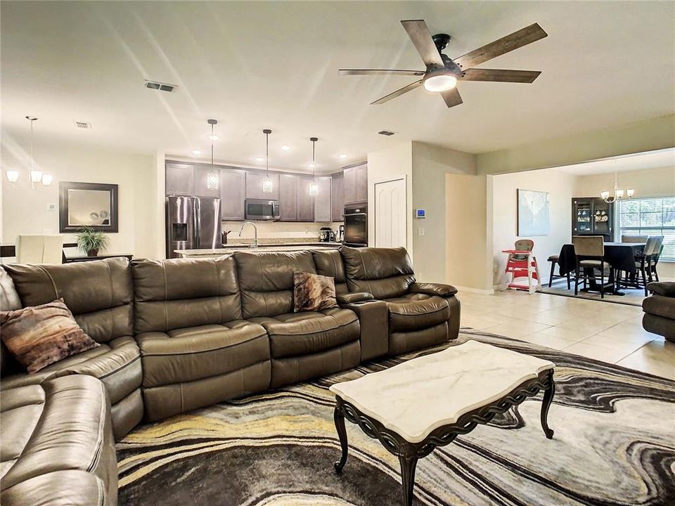 Active With Contract: $400,000 (4 beds, 3 baths, 2435 Square Feet)