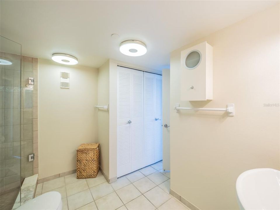 For Sale: $315,000 (2 beds, 2 baths, 1189 Square Feet)