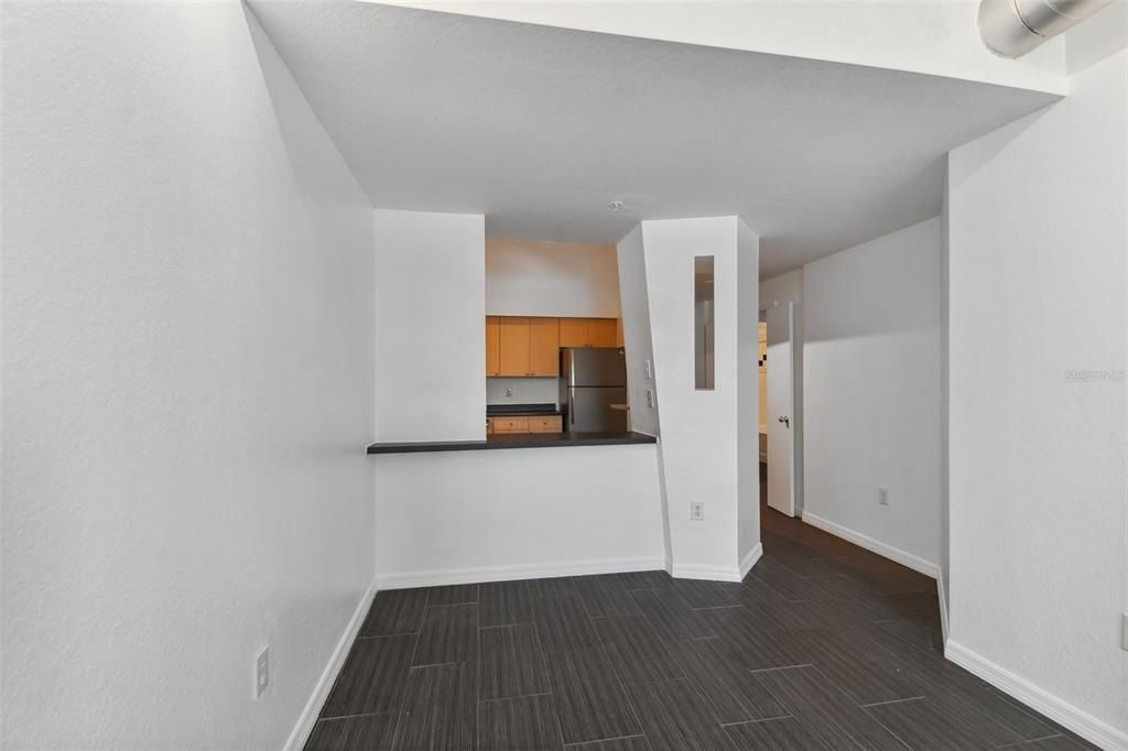 For Sale: $325,000 (1 beds, 1 baths, 789 Square Feet)