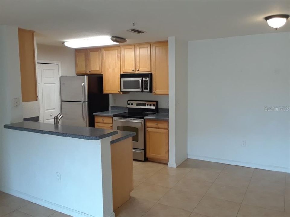 Active With Contract: $249,000 (2 beds, 2 baths, 1004 Square Feet)