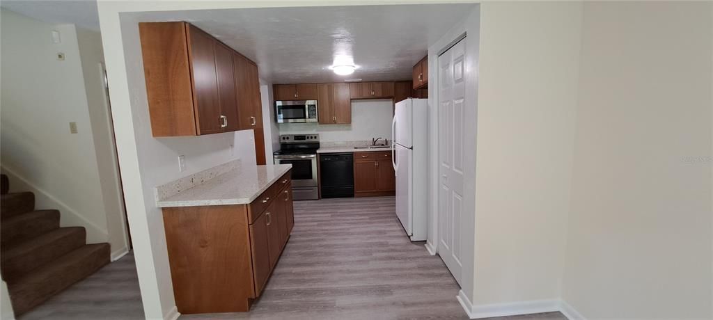 For Rent: $1,595 (3 beds, 2 baths, 1385 Square Feet)