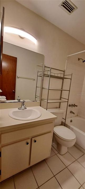 В аренду: $1,595 (3 спален, 2 ванн, 1385 Квадратных фут)