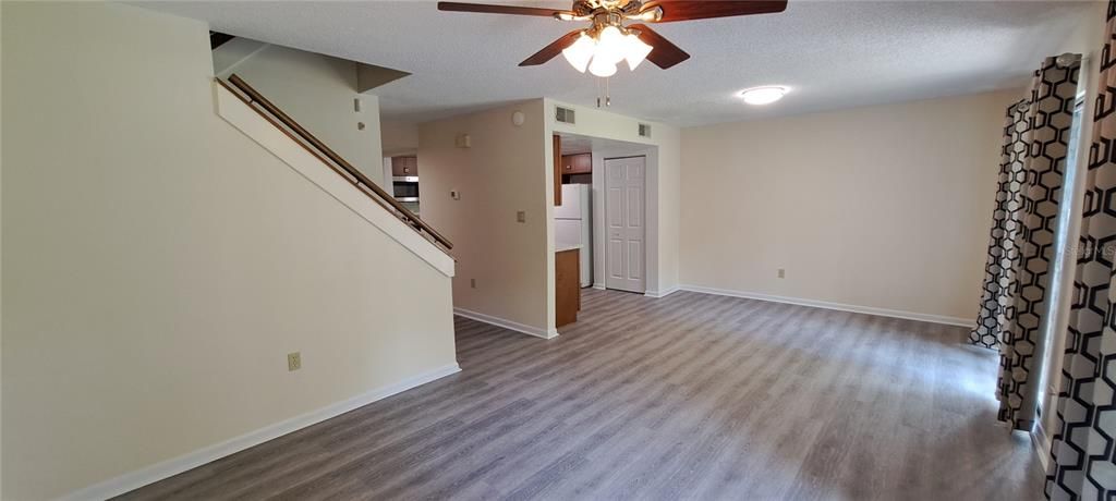 For Rent: $1,595 (3 beds, 2 baths, 1385 Square Feet)