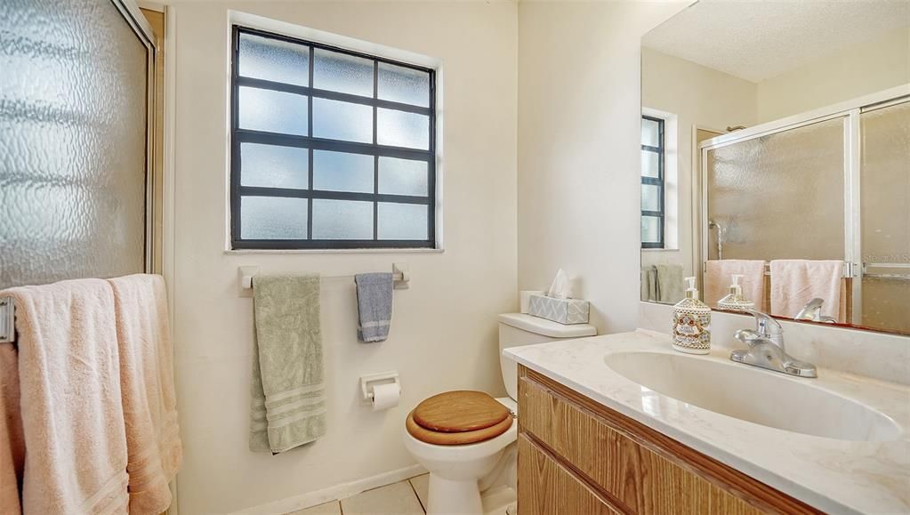 Active With Contract: $349,900 (3 beds, 2 baths, 1196 Square Feet)