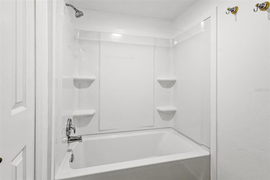 Active With Contract: $180,000 (2 beds, 2 baths, 1185 Square Feet)