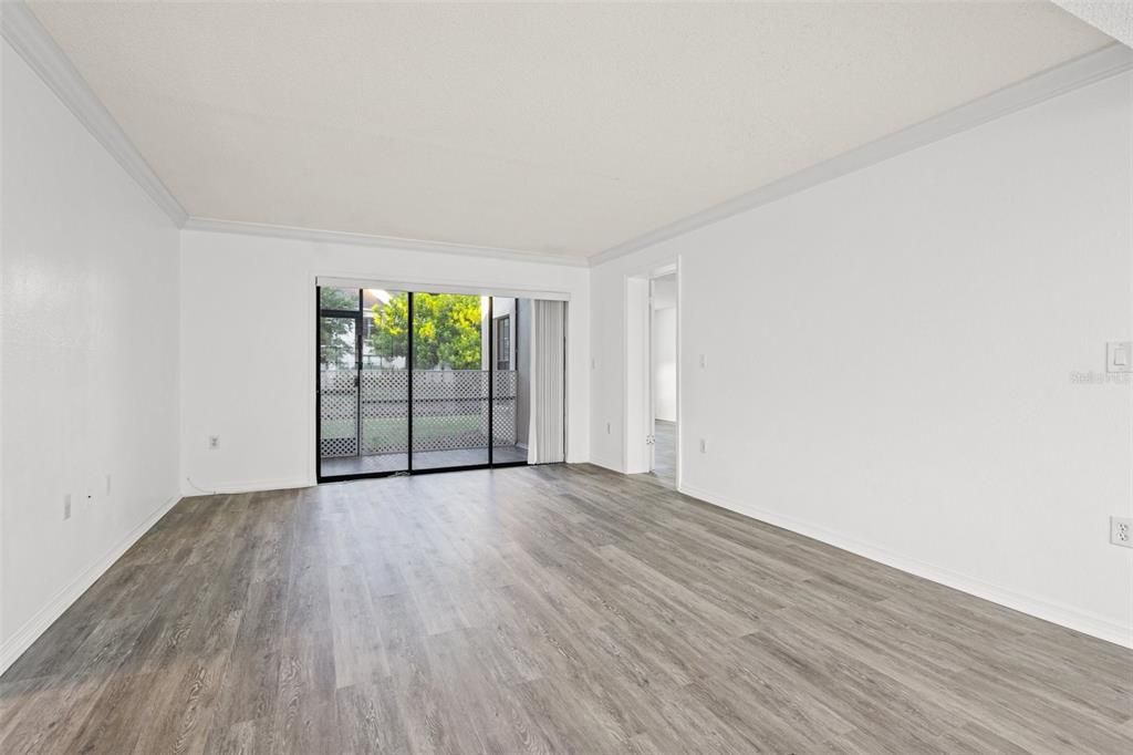 Active With Contract: $180,000 (2 beds, 2 baths, 1185 Square Feet)