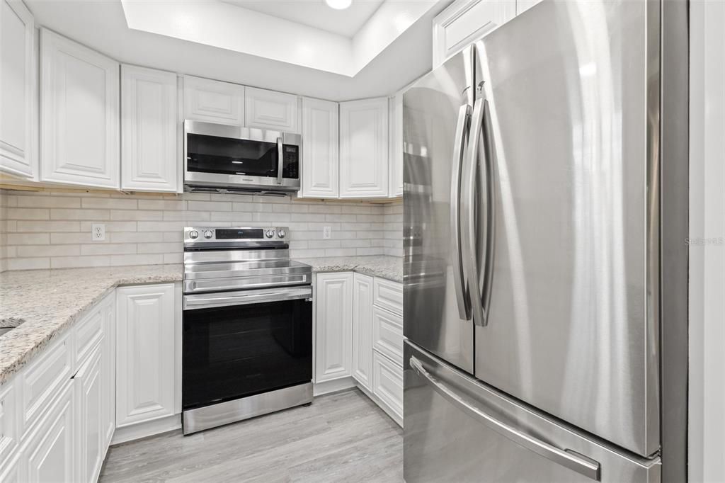 Active With Contract: $180,000 (2 beds, 2 baths, 1185 Square Feet)