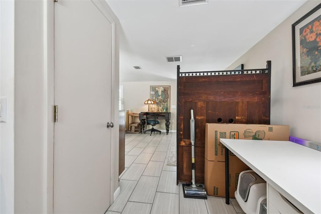 Active With Contract: $425,000 (2 beds, 1 baths, 960 Square Feet)