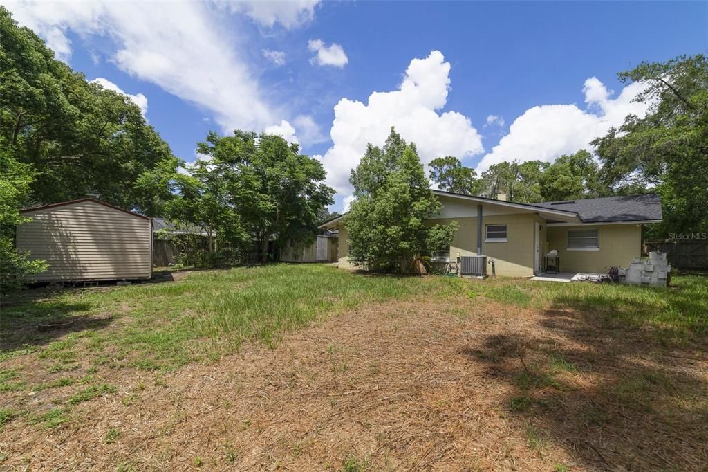 NO HOA and a great central location makes this an ideal first home or investment property - you are just minutes from the Altamonte Mall, Cranes Roost Park, Florida Hospital and I-4.