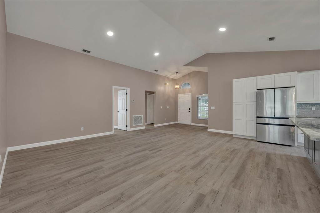 Active With Contract: $388,800 (2 beds, 2 baths, 1841 Square Feet)