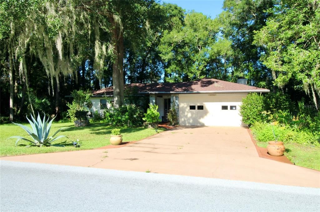 For Sale: $315,000 (3 beds, 2 baths, 1916 Square Feet)