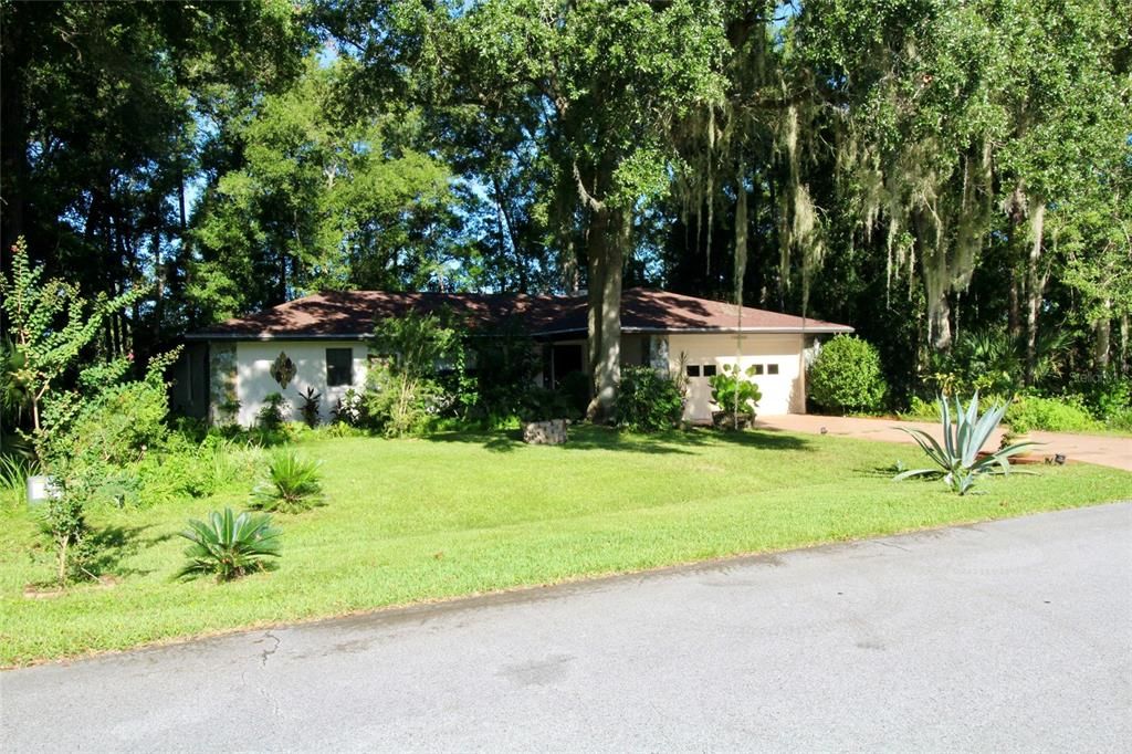 For Sale: $315,000 (3 beds, 2 baths, 1916 Square Feet)