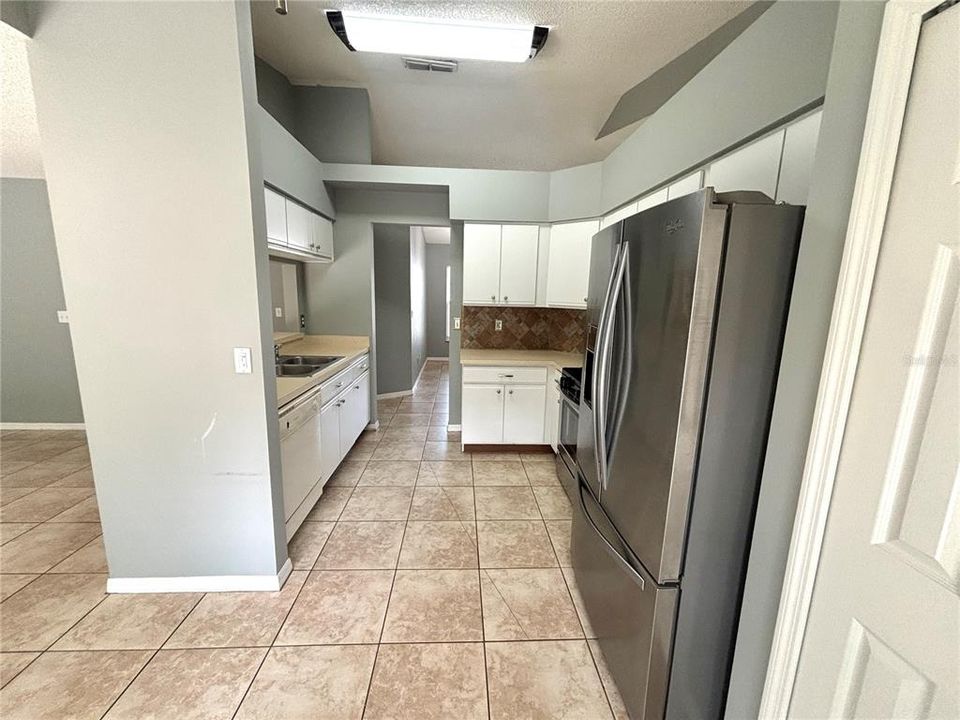 For Rent: $2,245 (3 beds, 2 baths, 1638 Square Feet)