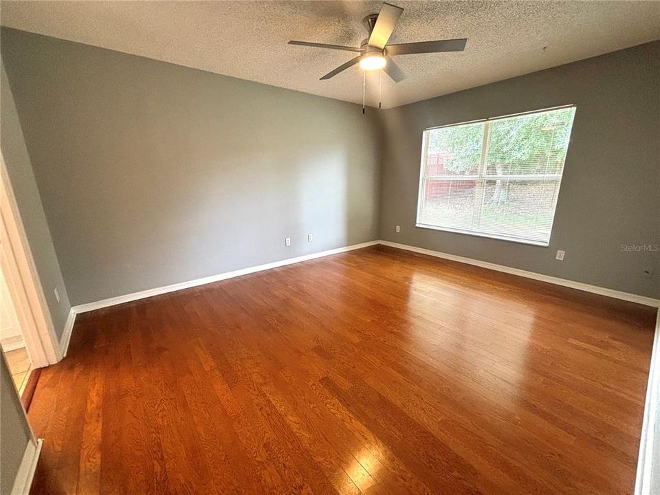 For Rent: $2,245 (3 beds, 2 baths, 1638 Square Feet)