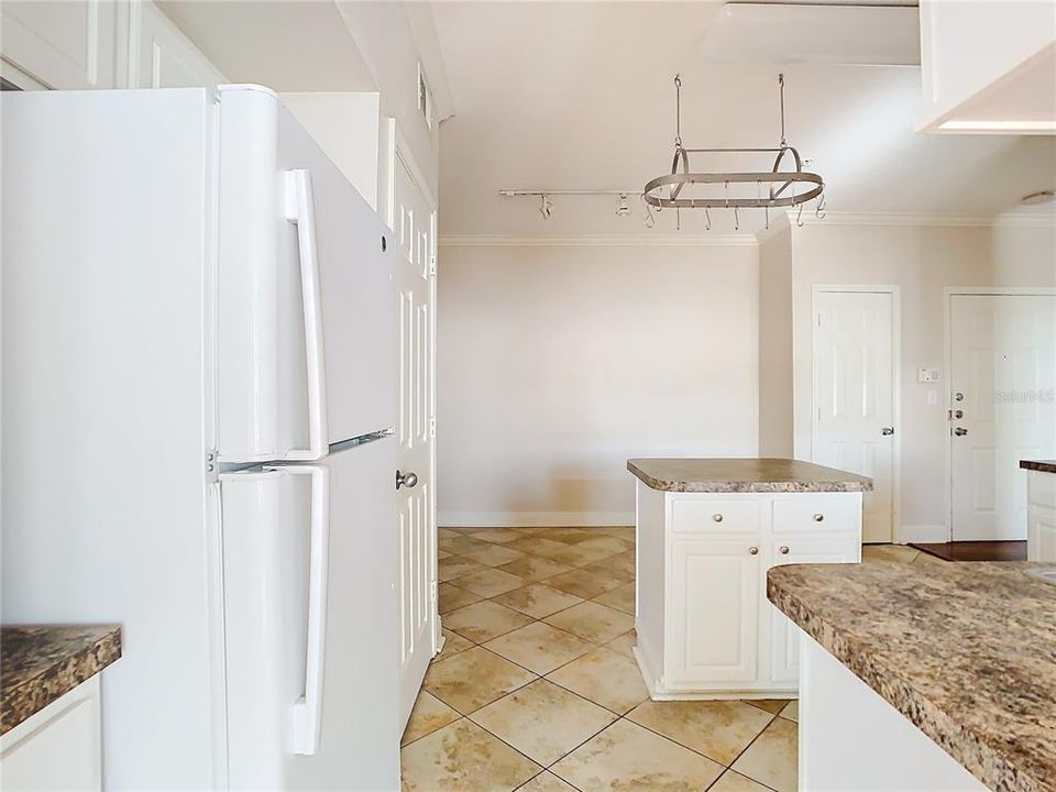 Active With Contract: $224,950 (2 beds, 2 baths, 1147 Square Feet)