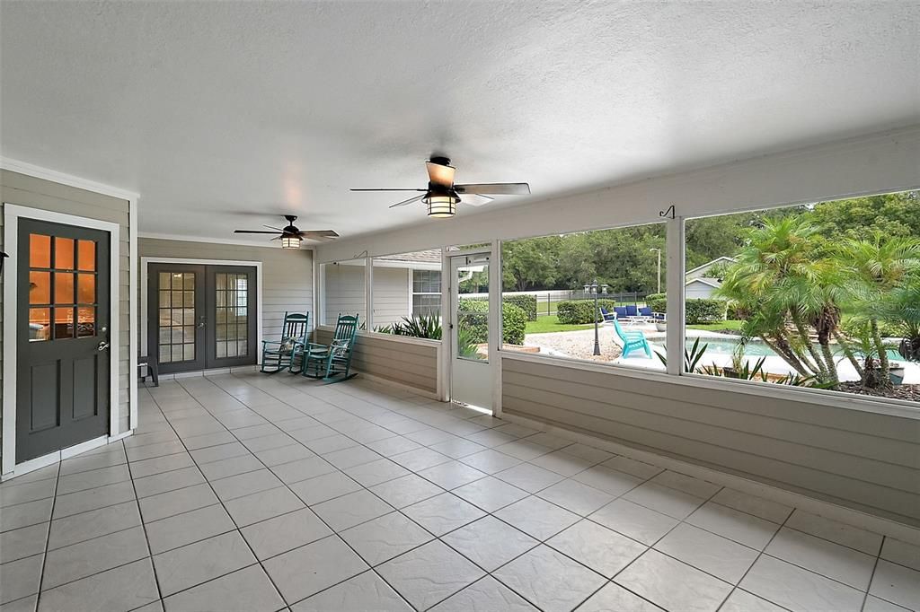 Gorgeous lanai, with the amazing pool just beyond.