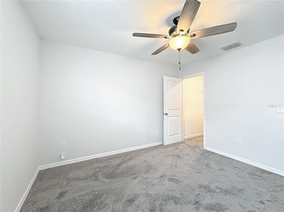 For Sale: $450,000 (5 beds, 2 baths, 2415 Square Feet)