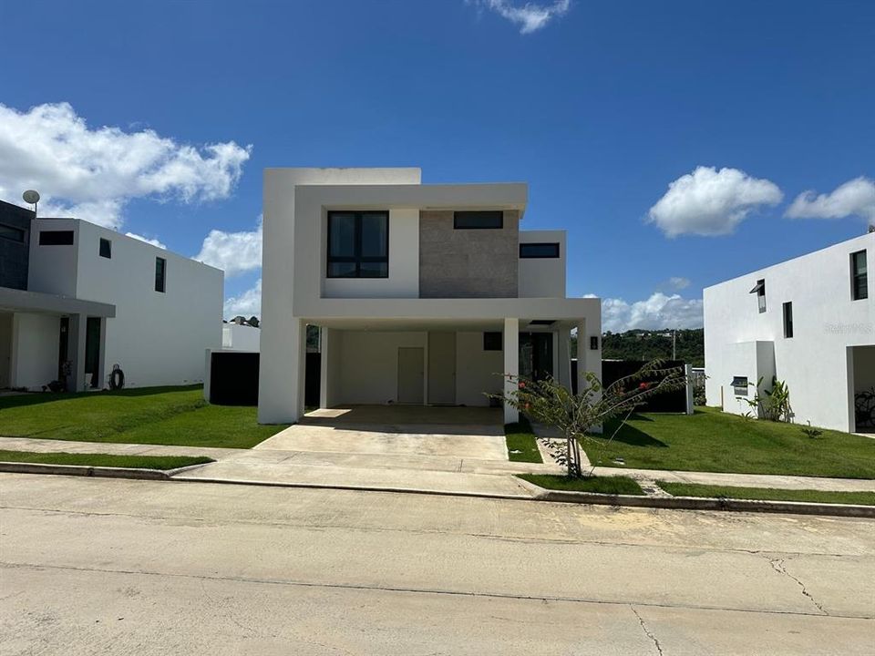 Recently Sold: $480,000 (4 beds, 2 baths, 2091 Square Feet)