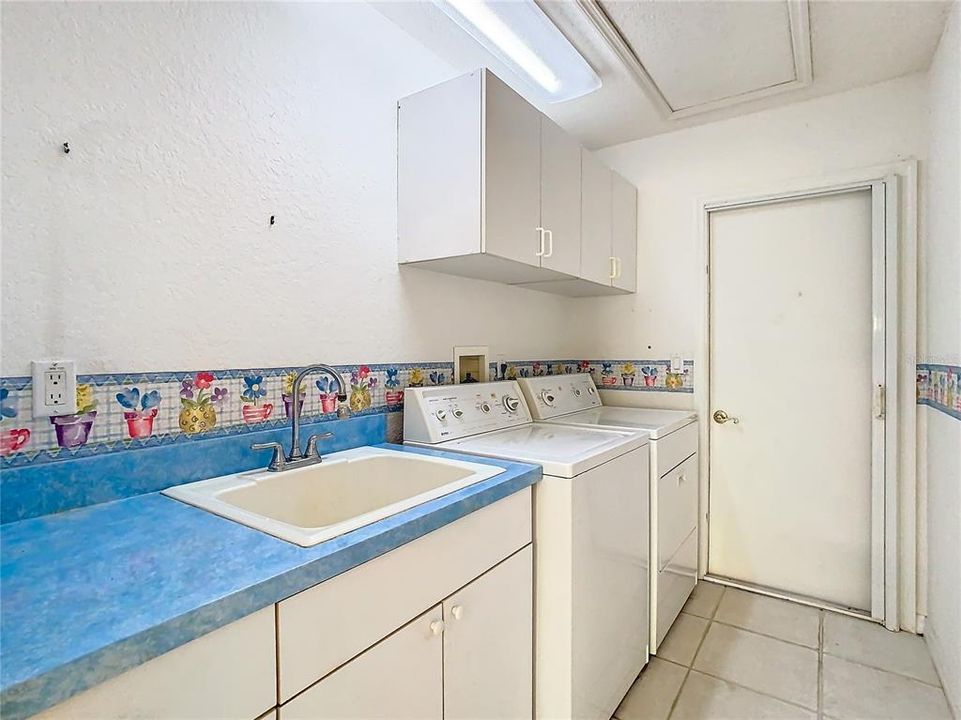 En Venta: $360,000 (3 camas, 2 baños, 1915 Pies cuadrados)