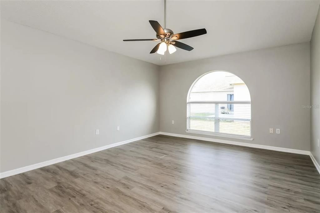 For Rent: $2,000 (4 beds, 2 baths, 2148 Square Feet)